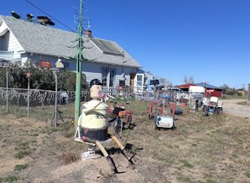 wyoming/laramie/attraction/wyoming-metal-art-roadside-attraction