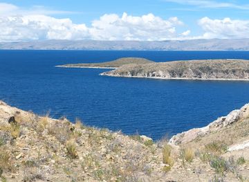bolivia/lake-titicaca-basin/attraction/roca-sagrada