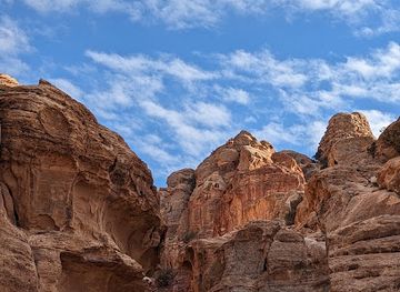 jordan/shobak-castle/attraction/tomb-of-the-roman-soldier