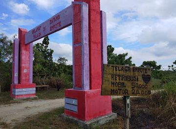 indonesia/southeast-papua/attraction/danau-emfote