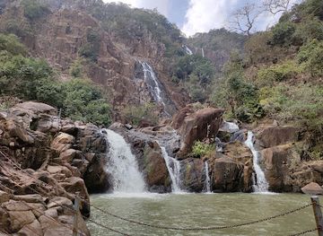india/jharkhand/attraction/lodh-waterfalls