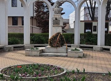 romania/focsani/attraction/statuia-lui-alexandru-i-cuza