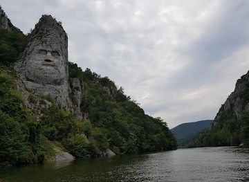 romania/mehedinti/attraction/golful-mraconia