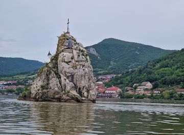 romania/banat/attraction/baba-caia-rock