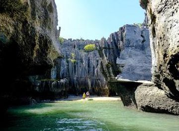 thailand/satun/attraction/prasat-hin-pun-yod-khao-yai-island