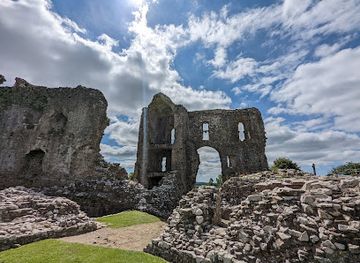 united-kingdom/pembrokeshire-coast-national-park/landmark/llawhaden-castle