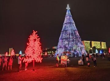 brazil/brasilia/attraction/esplanade-of-ministries