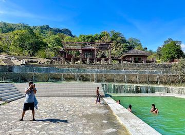 timor-leste/dili/comoro/attraction/marobo-hot-spring