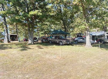 missouri/lake-of-the-ozarks/attraction/jacob-s-cave