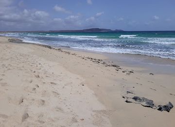 cabo-verde/praia-de-atalaia/attraction/kite-beach-coastline
