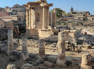 lebanon/beqaa-valley/attraction/temple-of-venus-in-heliopolis