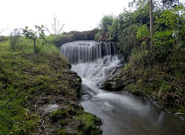 eswatini/piggs-peak/attraction/malkens-waterfall