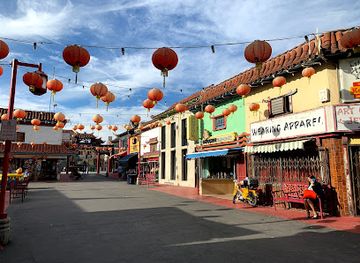 california/los-angeles-county/attraction/chinatown-central-plaza