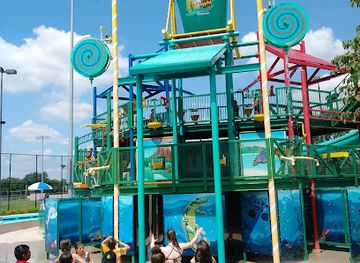 illinois/schaumburg/attraction/rainbow-falls-waterpark