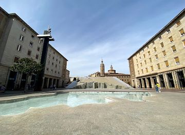 spain/zaragoza/universidad/attraction/fuente-de-la-hispanidad