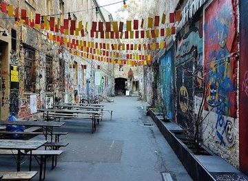 germany/potsdam/attraction/haus-schwarzenberg