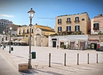 italy/bari/attraction/piazza-del-ferrarese