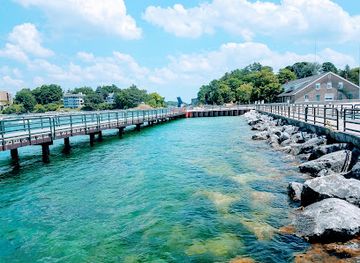 michigan/charlevoix/attraction/michigan-beach-park