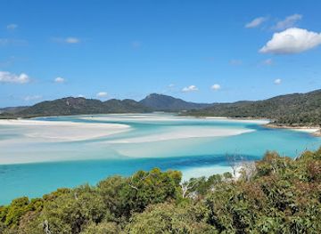 australia/the-whitsundays/attraction/betty-s-beach