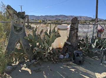 california/joshua-tree/attraction/world-famous-crochet-museum