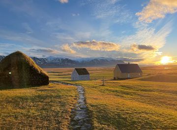 iceland/blonduos/attraction/guoriour-borbjarnardottir-monument