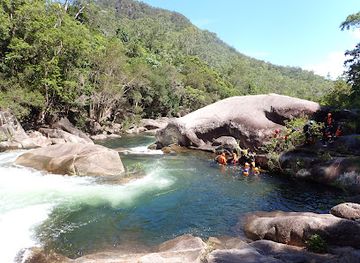 australia/cairns/attraction/cairns-waterfalls
