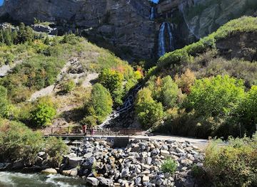 utah/sundance/attraction/bridal-veil-falls-view-area
