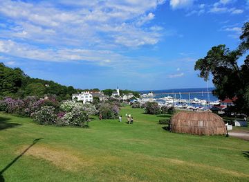 michigan/mackinac-island/attraction/missionary-bark-chapel
