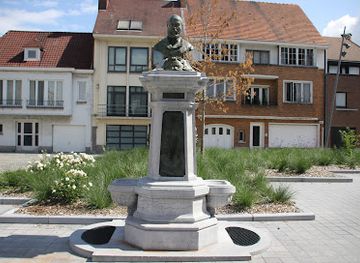 belgium/tournai/attraction/adolphe-leray-fountain
