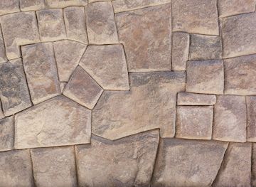 peru/colca-canyon/attraction/piedra-de-los-12-angulos-de-chivay