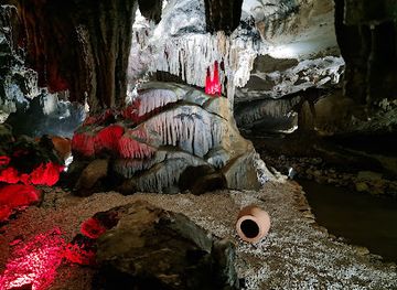 georgia/racha-lechkhumi-and-kvemo-svaneti/attraction/tetra-cave