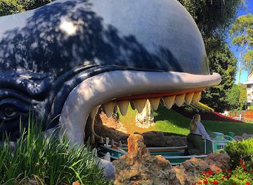 california/anaheim/attraction/storybook-land-canal-boats