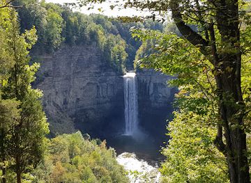 new-york/finger-lakes/attraction/taughannock-falls