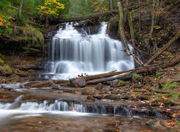 michigan/upper-peninsula/attraction/wagner-falls-scenic-site