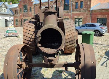 estonia/paide/attraction/aurutraktor