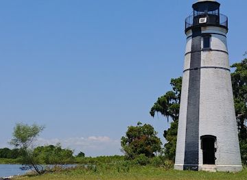 louisiana/lake-pontchartrain/attraction/tchefuncte-river-lighthouse