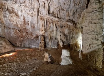 italy/marche/attraction/frasassi-caves