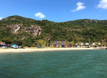 vietnam/nha-trang/attraction/hoa-lan-island-resort