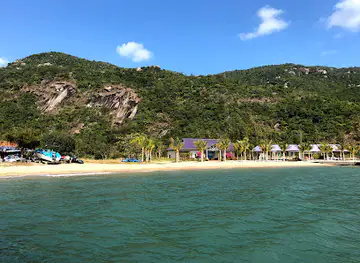 Hoa Lan Island Resort
