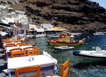 greece/santorini/attraction/ammoudi