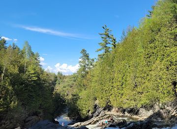 canada/eastern-townships/attraction/les-chutes-burrough