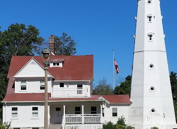 wisconsin/milwaukee/bay-view/attraction/north-point-lighthouse