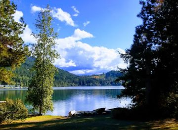 montana/flathead-lake/attraction/yellow-bay-flathead-lake-state-park