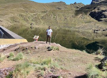 peru/lares-trek/attraction/laguna-de-qanqan