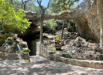 texas/south-texas/attraction/natural-bridge-caverns