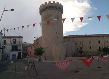 italy/molise/attraction/torre-angioina