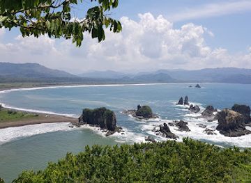 indonesia/east-java/attraction/teluk-love