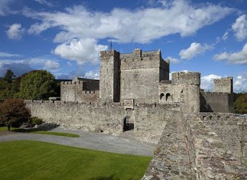 ireland/county-tipperary/attraction/cahir-castle