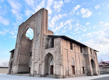 uzbekistan/shakhrisabz/attraction/ishratxona-mausoleum