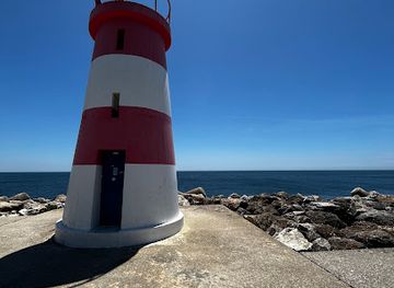 portugal/arrabida-natural-park/attraction/farol-de-sesimbra